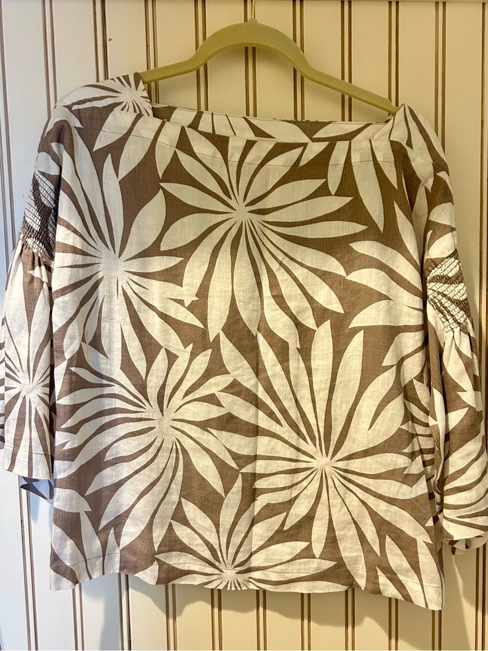 Women’s Brown & White Floral Linen-Blend Top